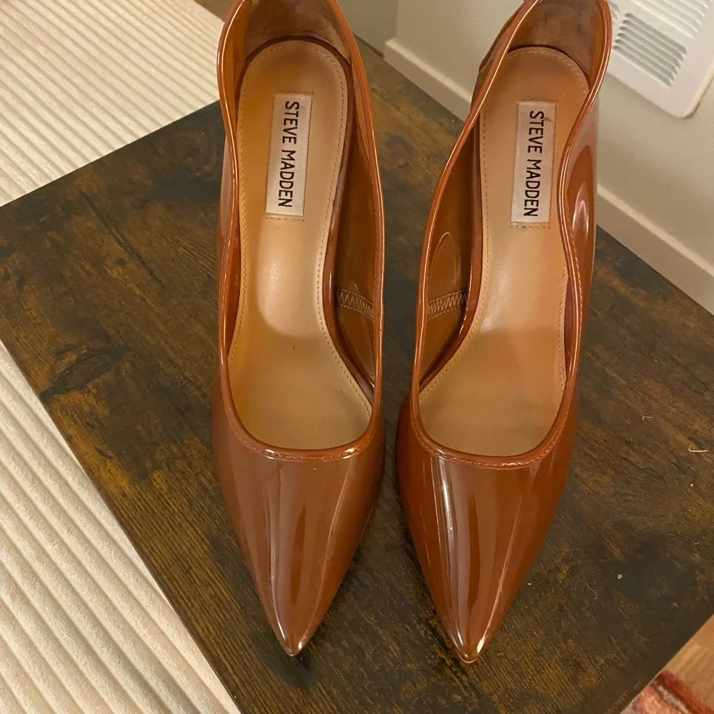 Steve Madden Tamper Pump